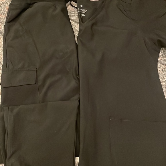 Scrubs - Picture 2 of 4